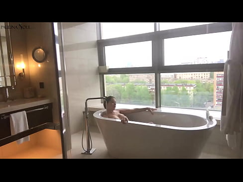 ❤️ Geweldige babe wat passievol haar poesie in die badkamer afruk ❤❌ Seksvideo by ons ❤